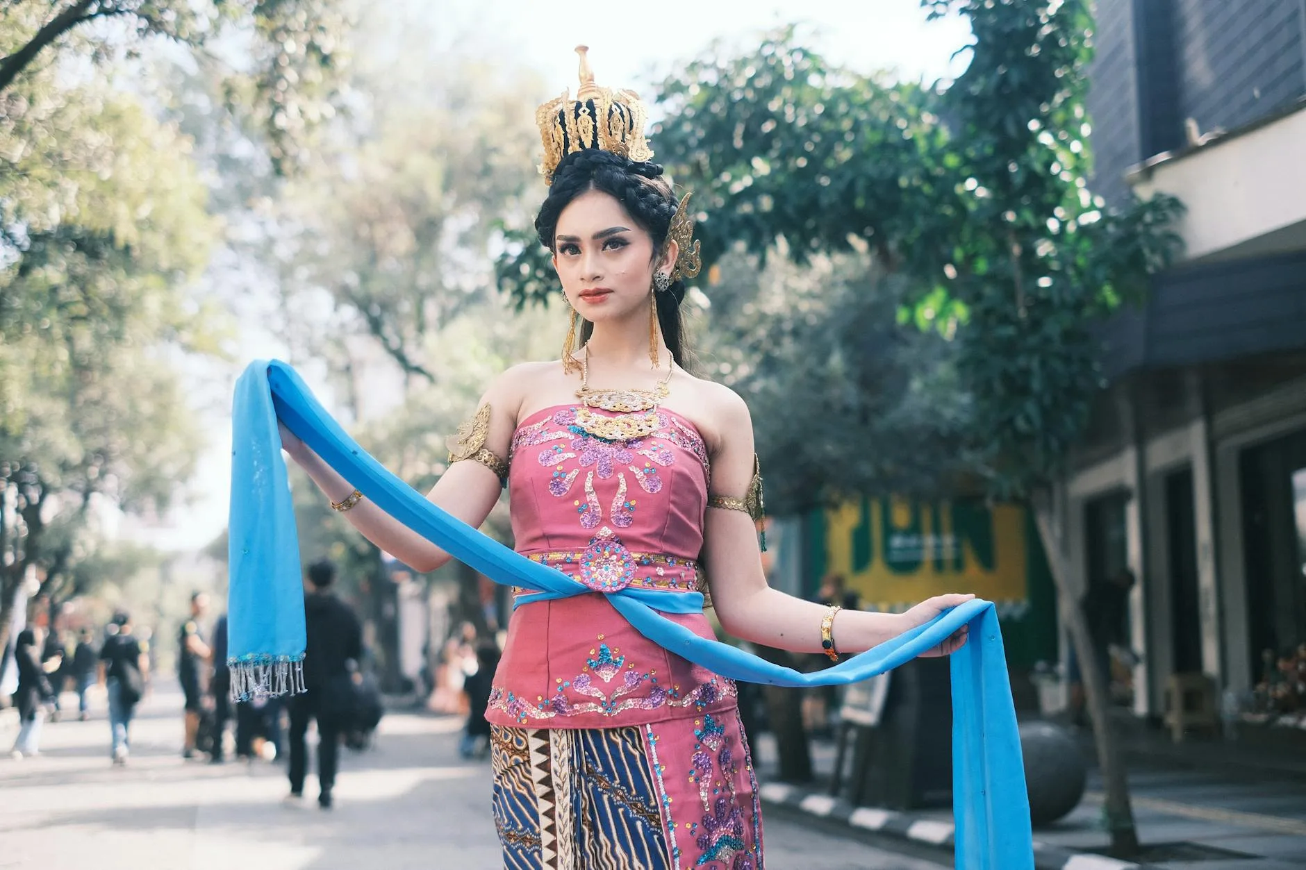 Wisata Bandung terbaru menawarkan pengalaman seru di tengah keindahan alam dan budaya yang memukau.